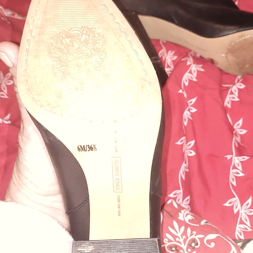 Vince camuto  6m 36 1/2